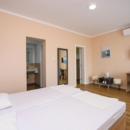 Danubiana Apartments 5 Kladovo Bagian luar foto