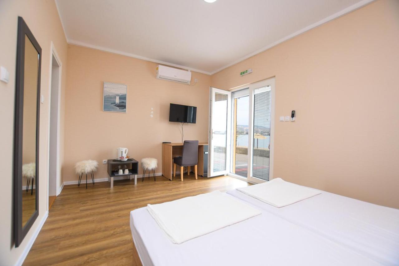 Danubiana Apartments 5 Kladovo Bagian luar foto