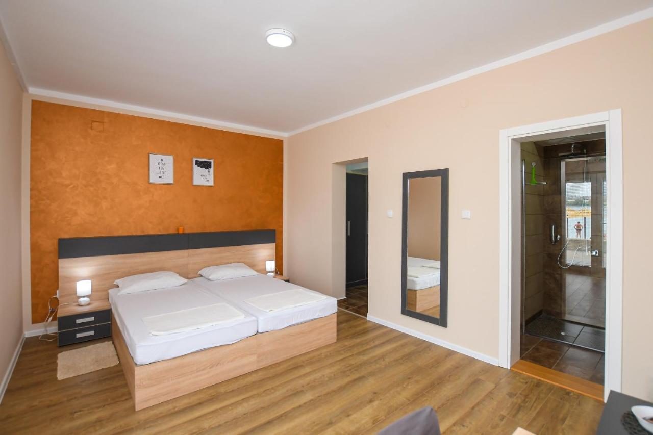 Danubiana Apartments 5 Kladovo Bagian luar foto